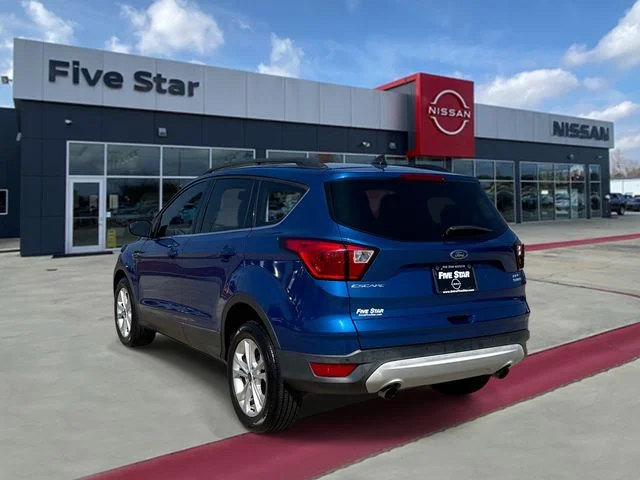 Used 2019 Blue Ford SEL image 4