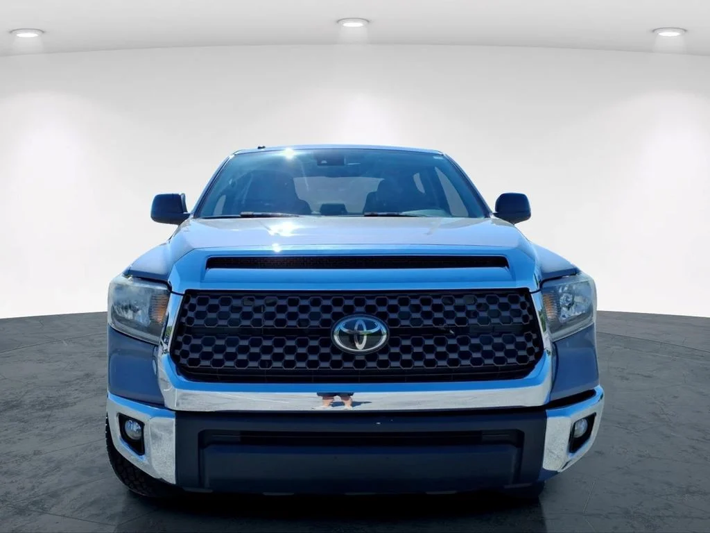 Used 2019 Gray Toyota SR5 image 3