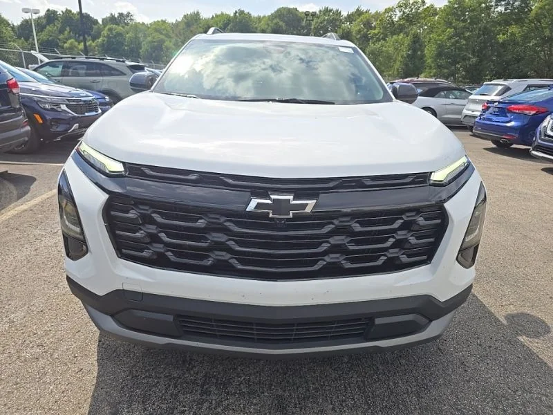 Used 2025 White Chevrolet LT image 2