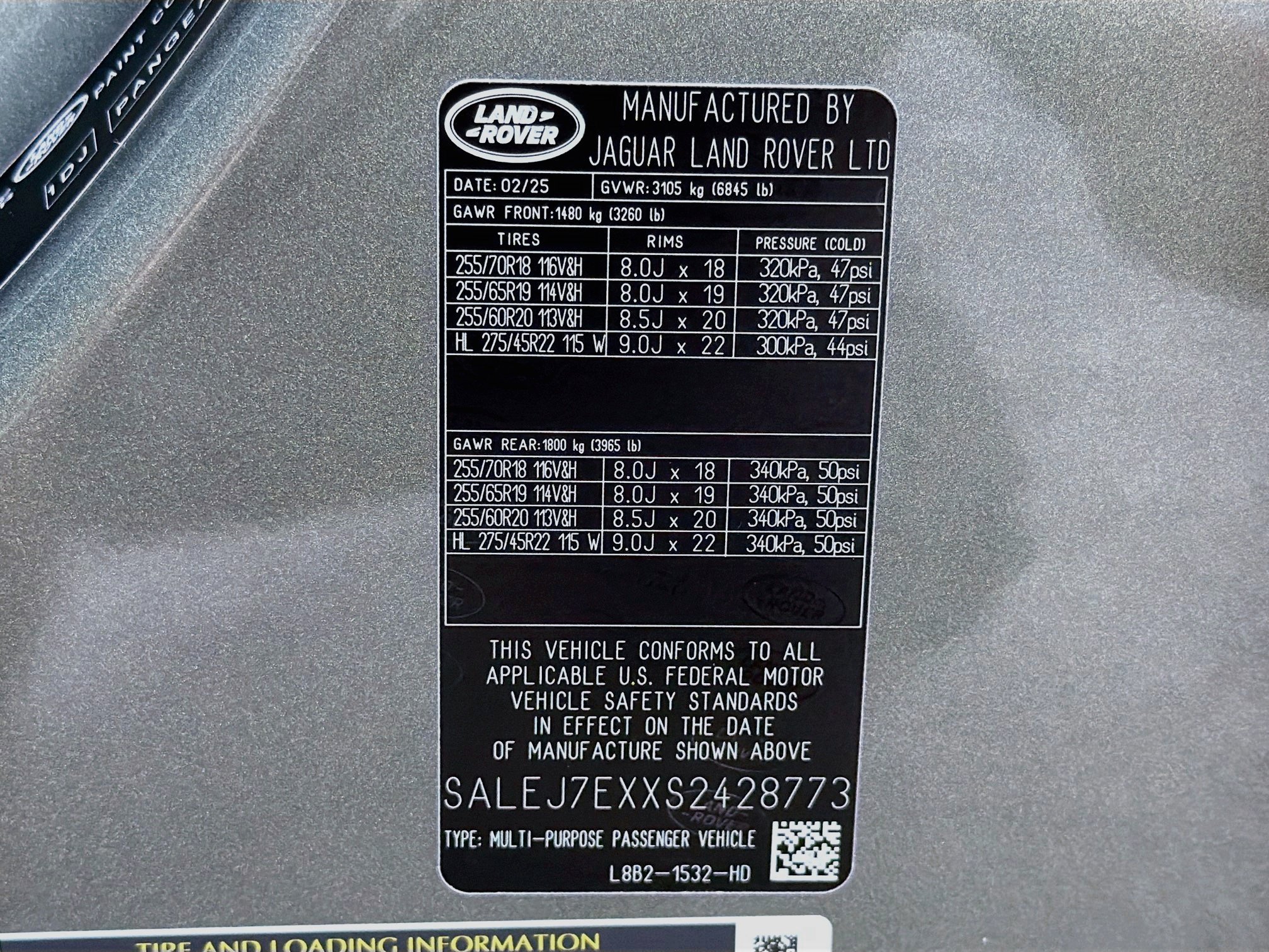 Certified Used 2025 Pangea Green Metallic Land Rover S image 45