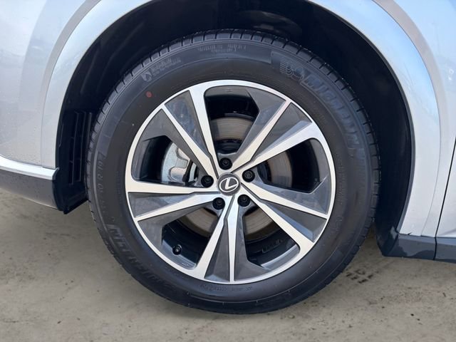 Used 2025 Silver Lexus 350 image 9