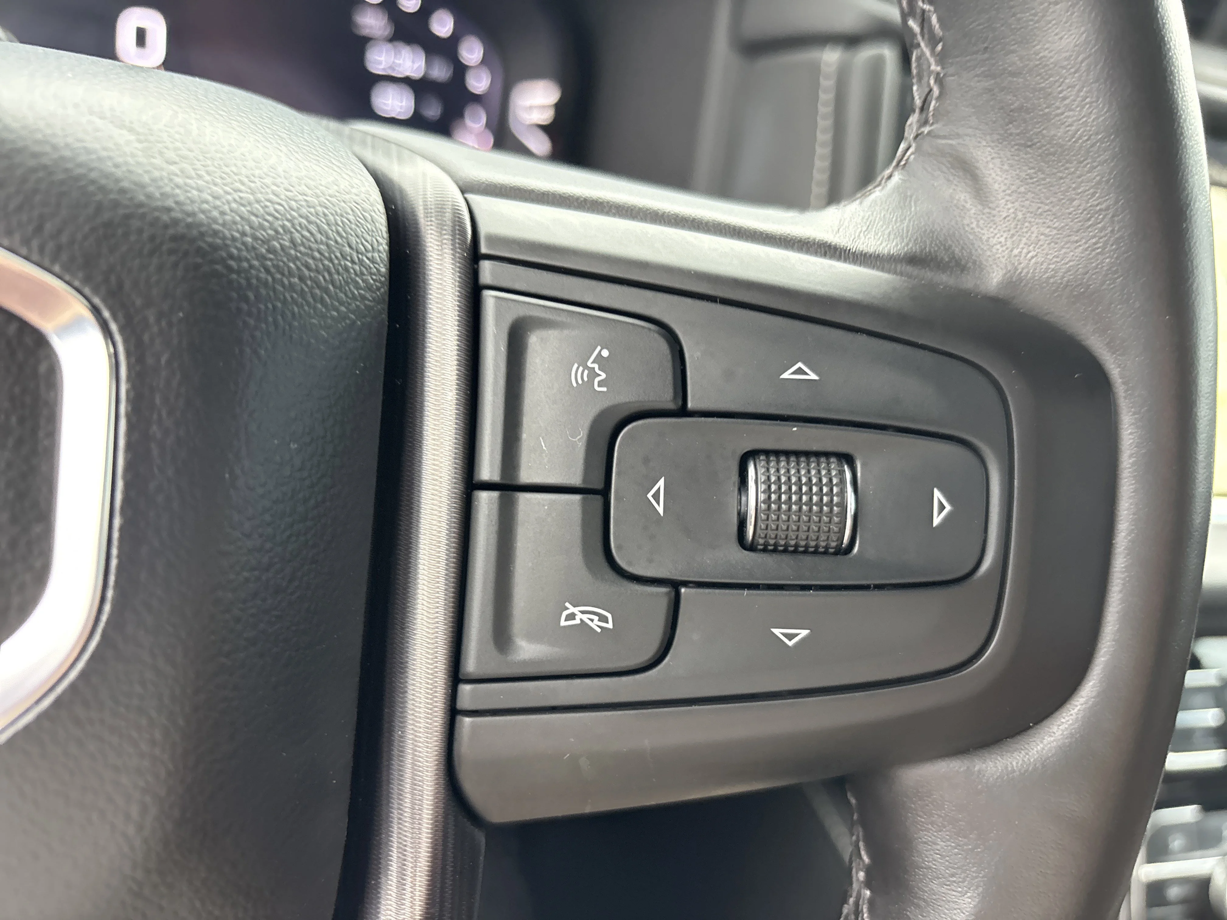 Used 2023 White Frost Tricoat GMC Denali Ultimate 4WD image 39