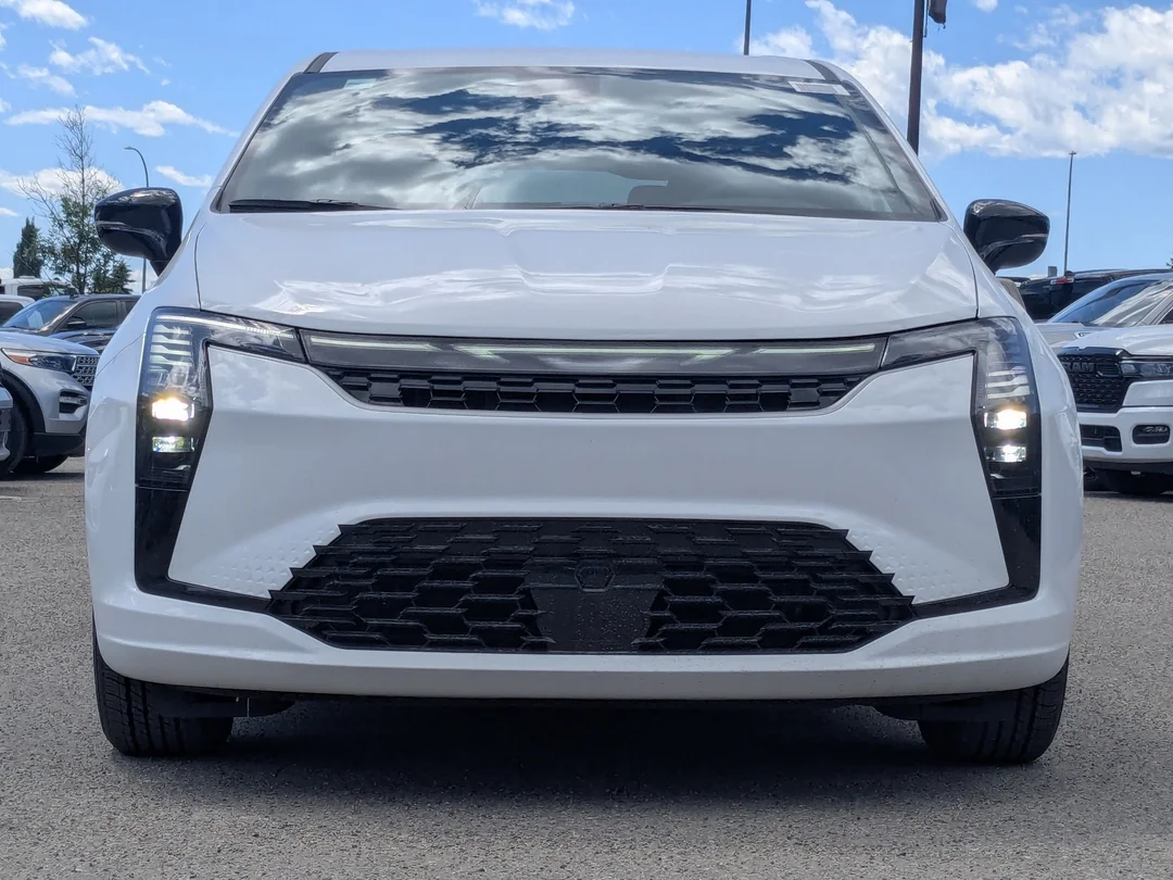 New 2027 White Chrysler Select - - FWD - Stow n Go Seating - Remote Start - Adaptive Cruise w/Stop&Go & More! image 3