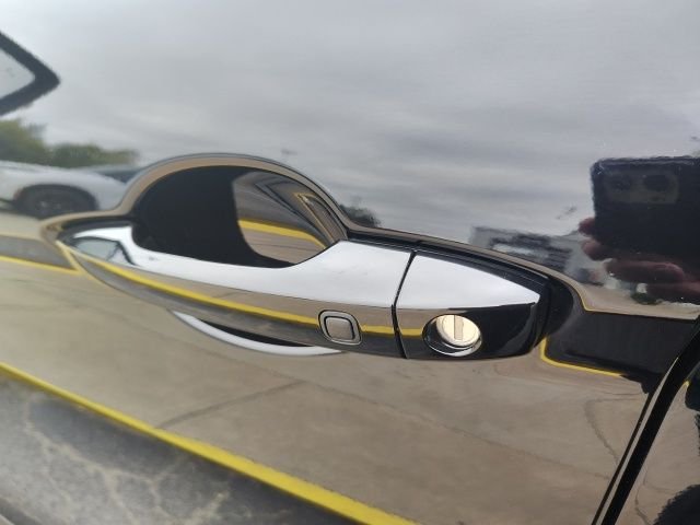 New 2026 Black Mitsubishi SE image 9