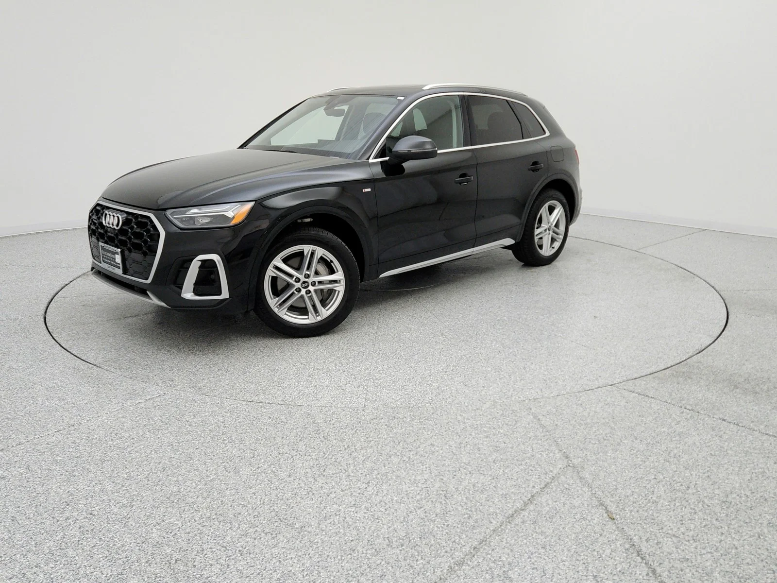 2023 Audi Q5 55 e Premium Plus's photo