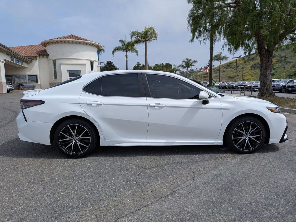 Used 2024 Ice Toyota SE image 6