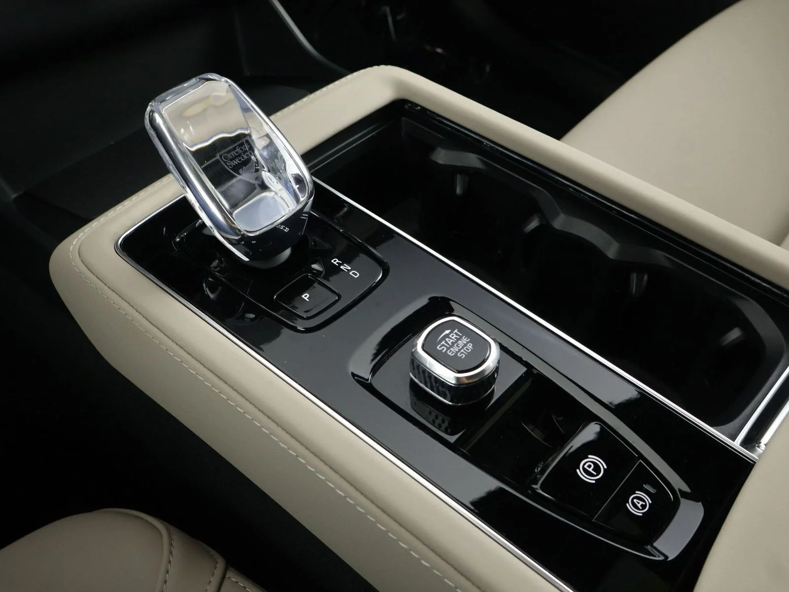 2026 Volvo XC90 Plus - Photo 15