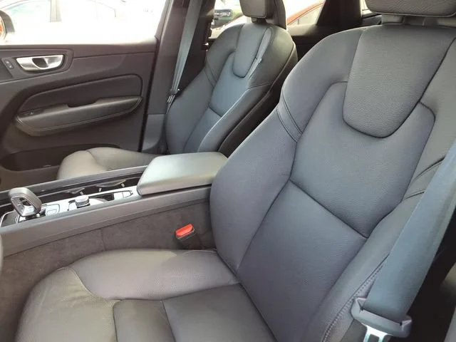 2024 Volvo XC60 Plus - Photo 10