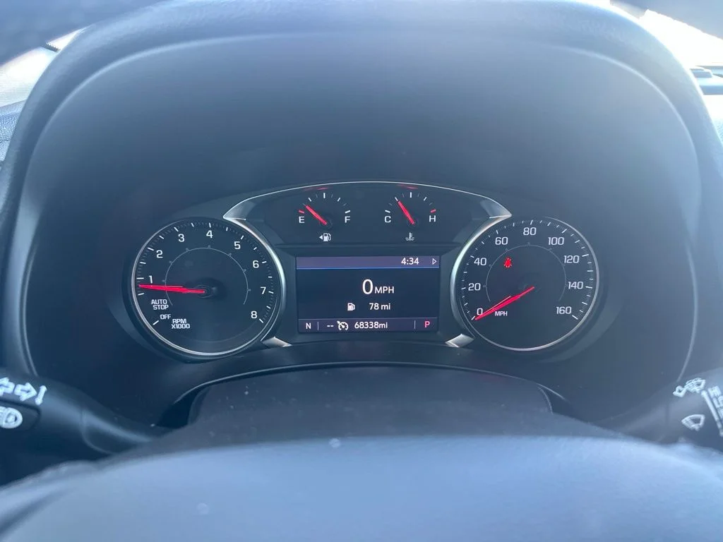 Used 2023 White GMC SLT image 13