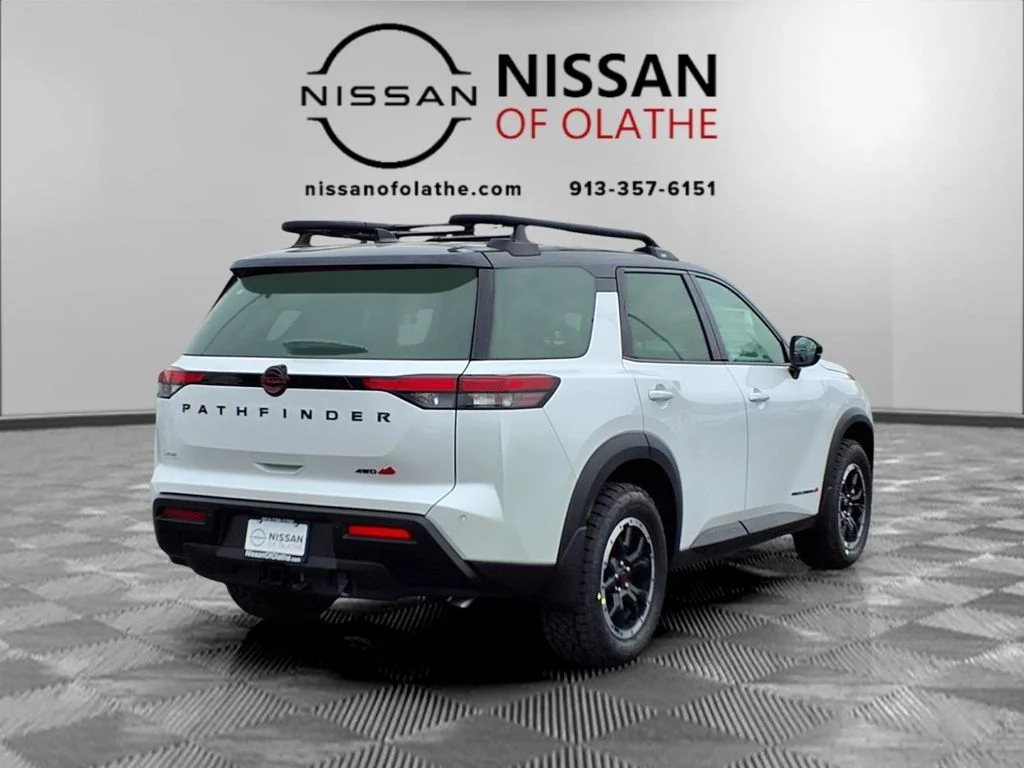 New 2026 Everest White Pearl TriCoat / Super Black Two-tone Nissan Rock Creek® image 31
