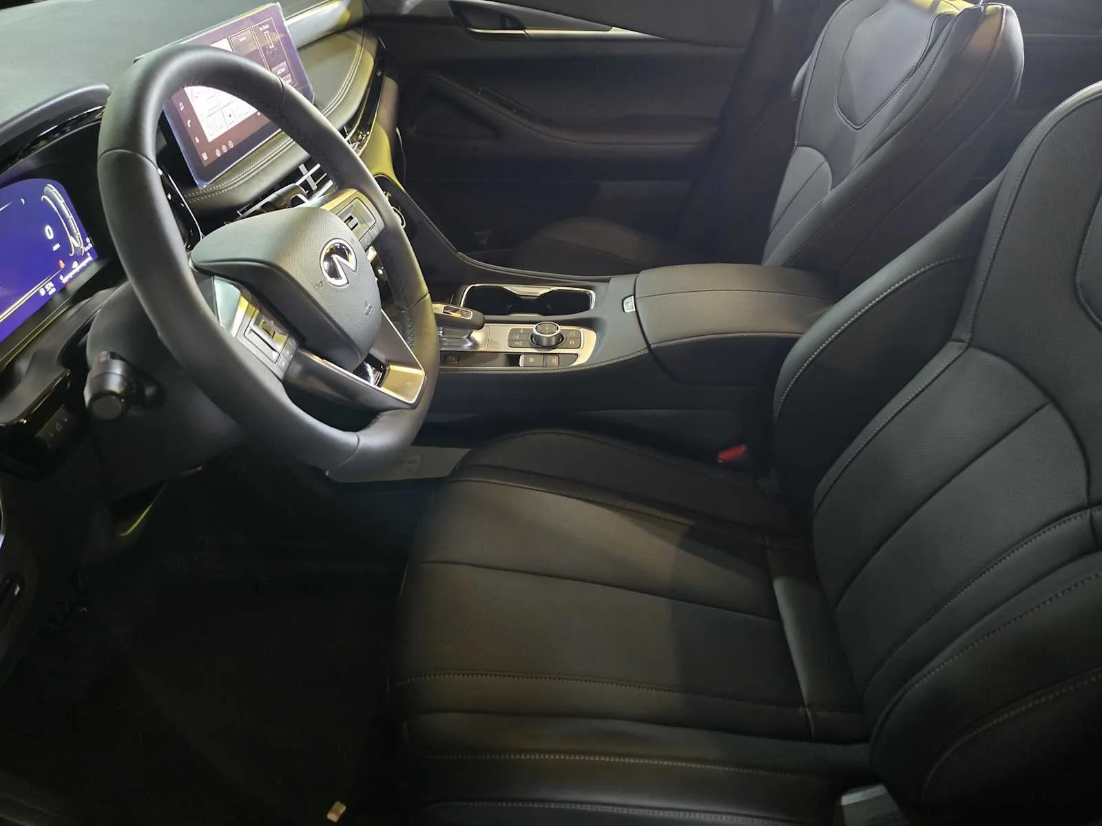New 2027 BLACK OBSIDIAN INFINITI Luxe AWD image 8