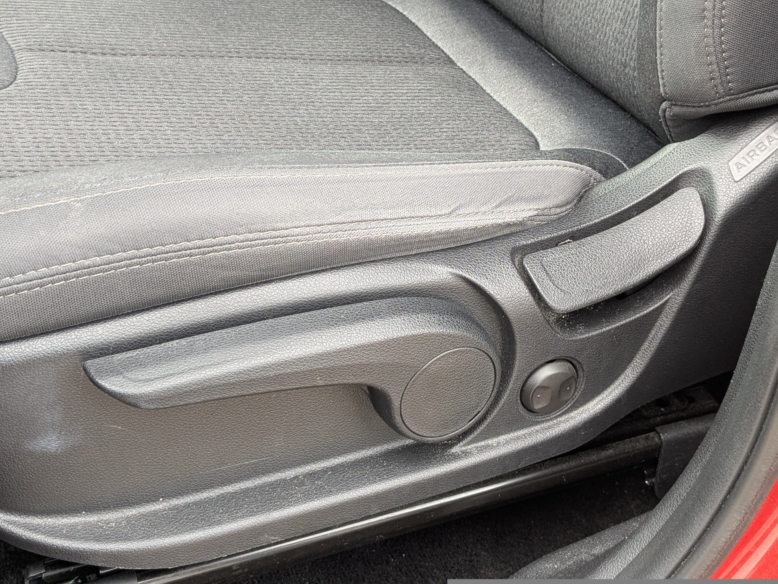 2020 Hyundai Santa Fe SE - Photo 18