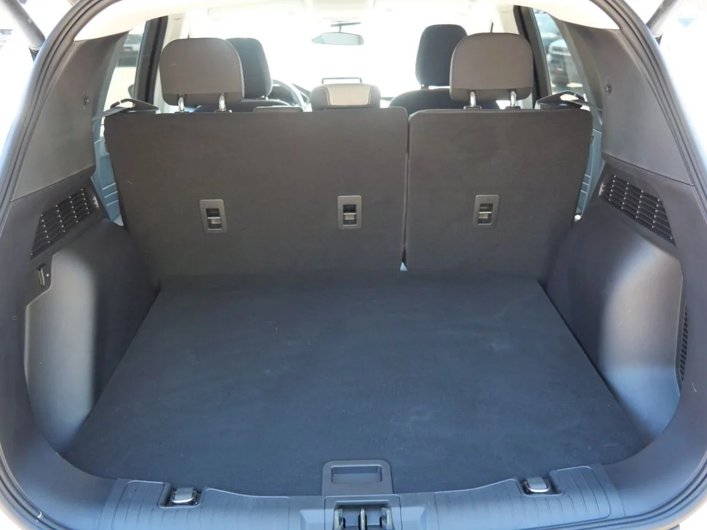 Certified Used 2022 White Ford SE image 9
