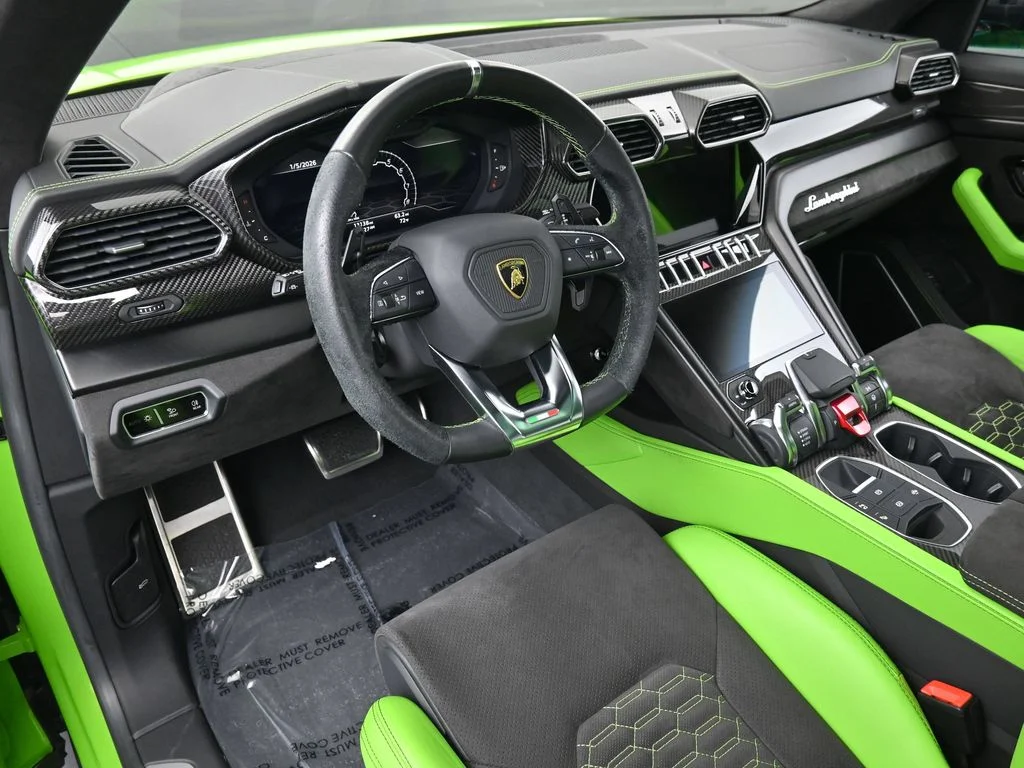 Used 2022 Green Lamborghini  image 7
