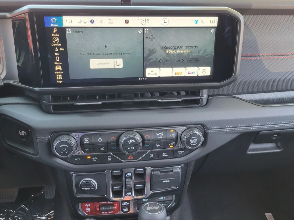 2026 Jeep Wrangler 4-Door photo 5