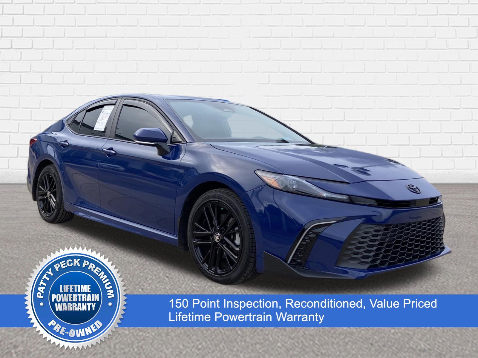 2025 Toyota Camry SE Hybrid's photo