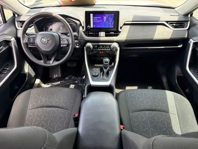 2023 Toyota RAV4 XLE - Photo 16