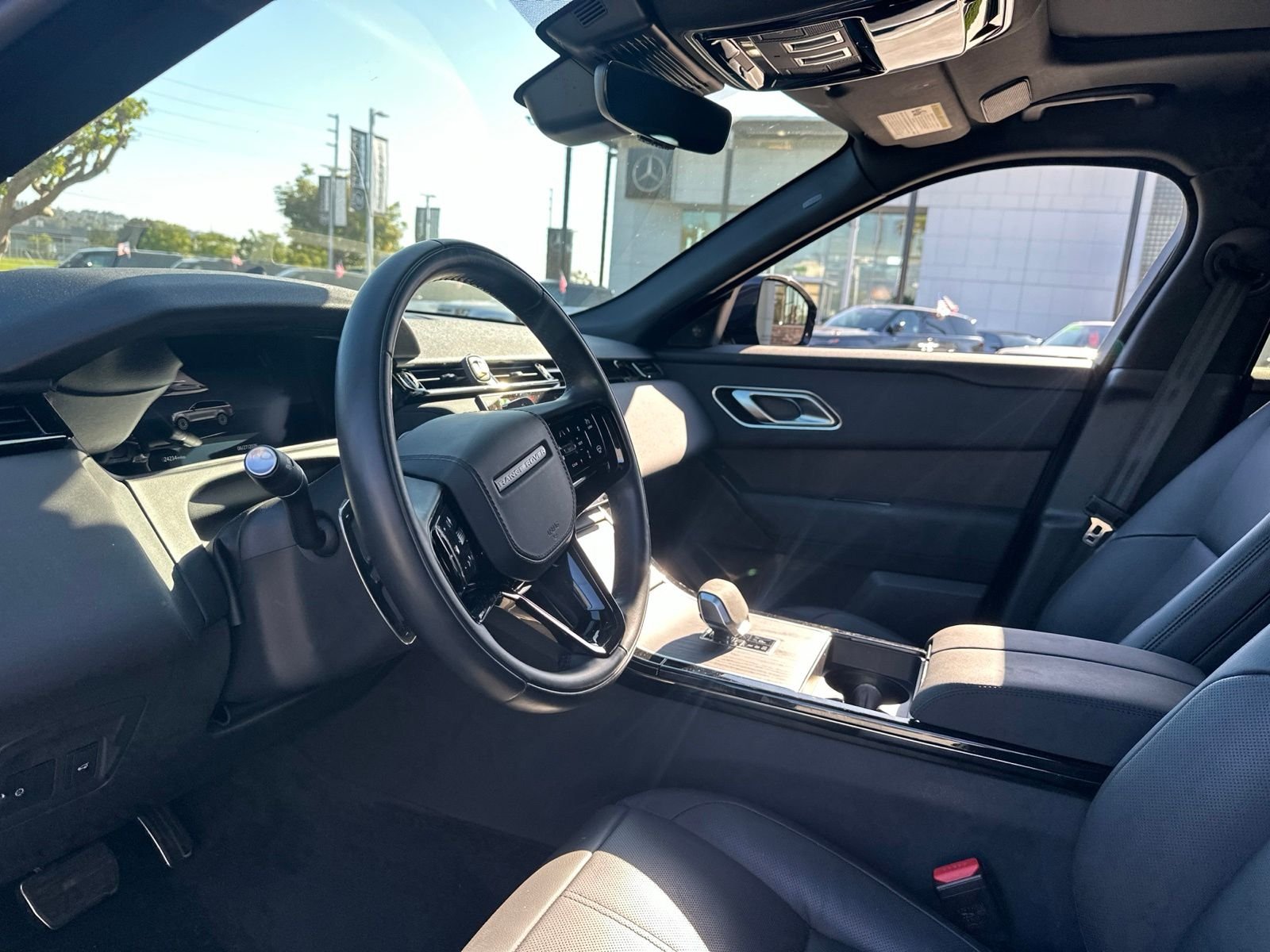 Certified Used 2025  Land Rover Dynamic SE image 11