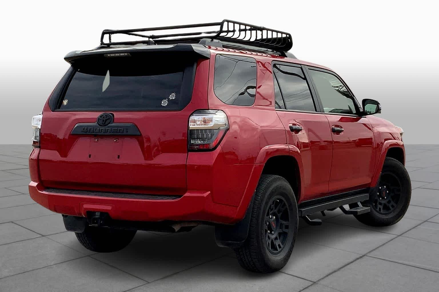 Used 2021 Barcelona Red Metallic Toyota Venture image 13