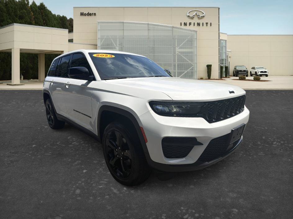 Used 2024 Bright White Clearcoat Jeep Altitude X image 3