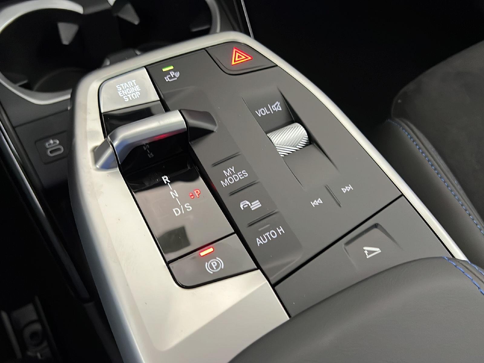 New 2026 Black Sapphire Metallic BMW xDrive28i image 25