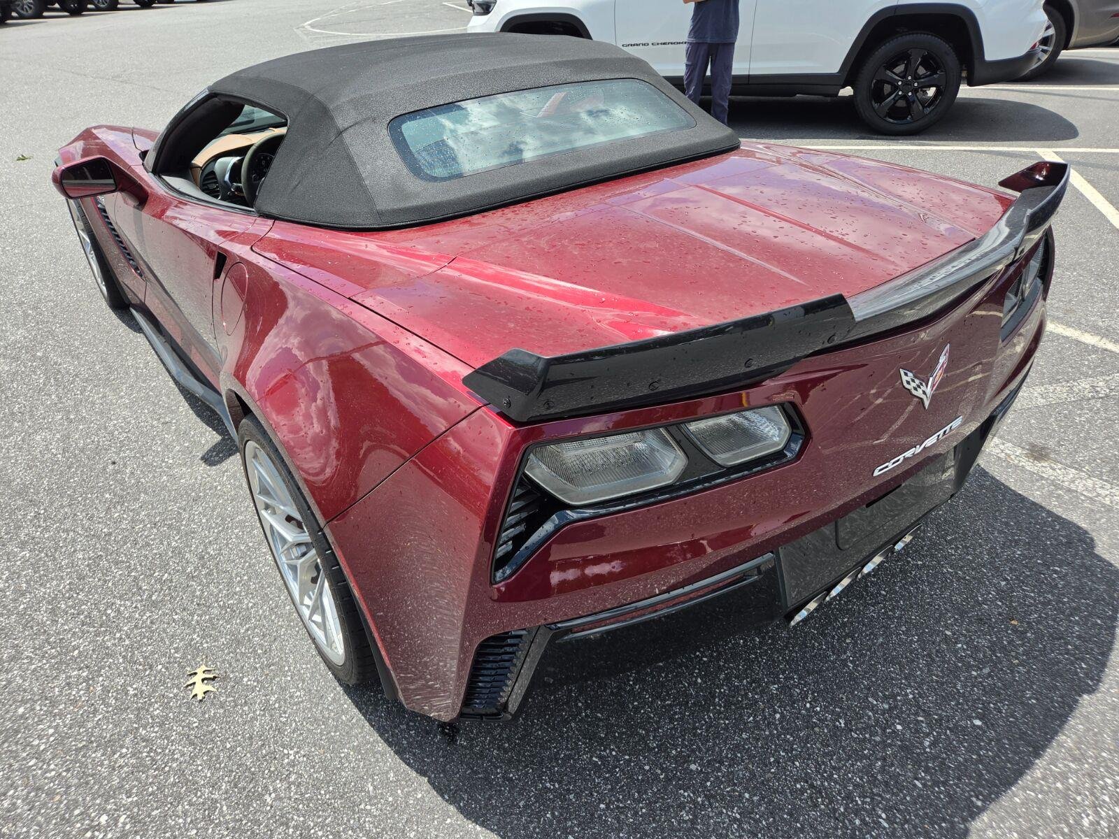 Used 2019 LONG BEACH RED METALLIC TINTCOAT Chevrolet Z06 2LZ image 17
