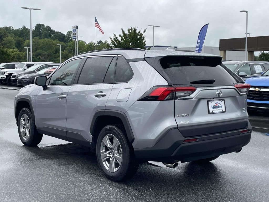 Used 2022 Silver Sky Metallic Toyota XLE image 26