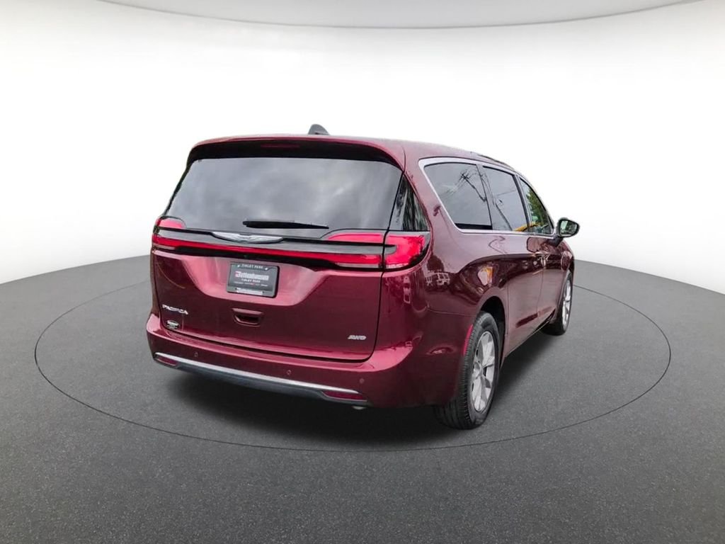 Certified Used 2023 Velvet Chrysler Touring L image 7
