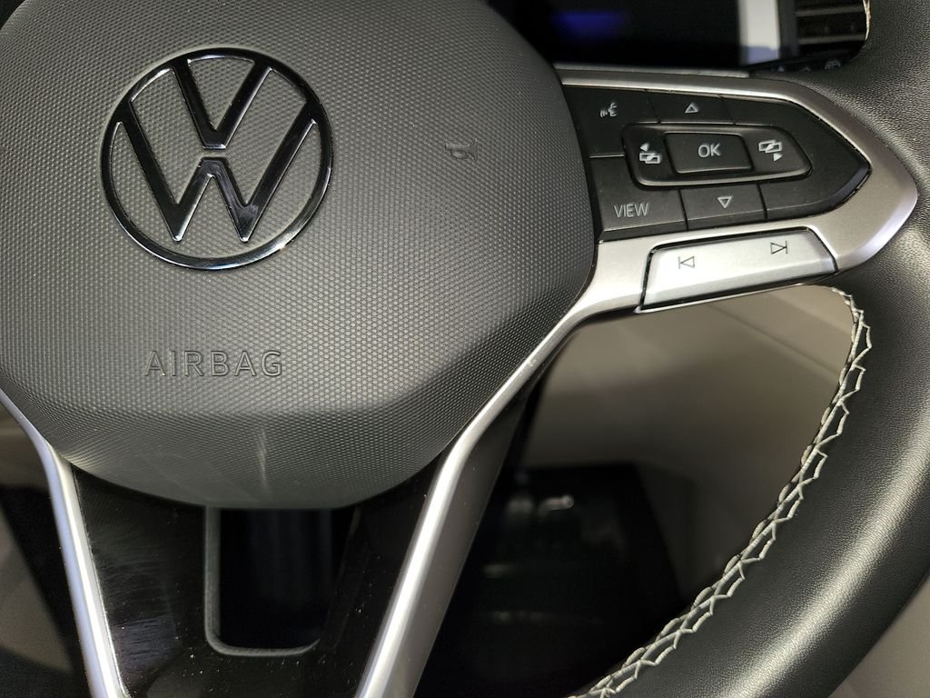 Used 2023 White Volkswagen 2.0T SE image 25