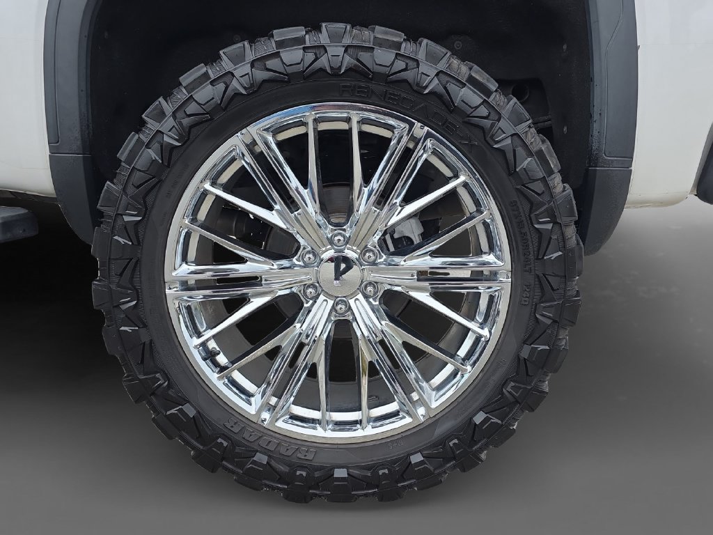 Used 2021 White GMC Denali image 9