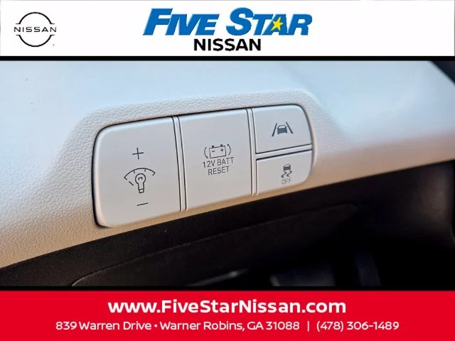 Used 2023 Blue Hyundai Limited image 30