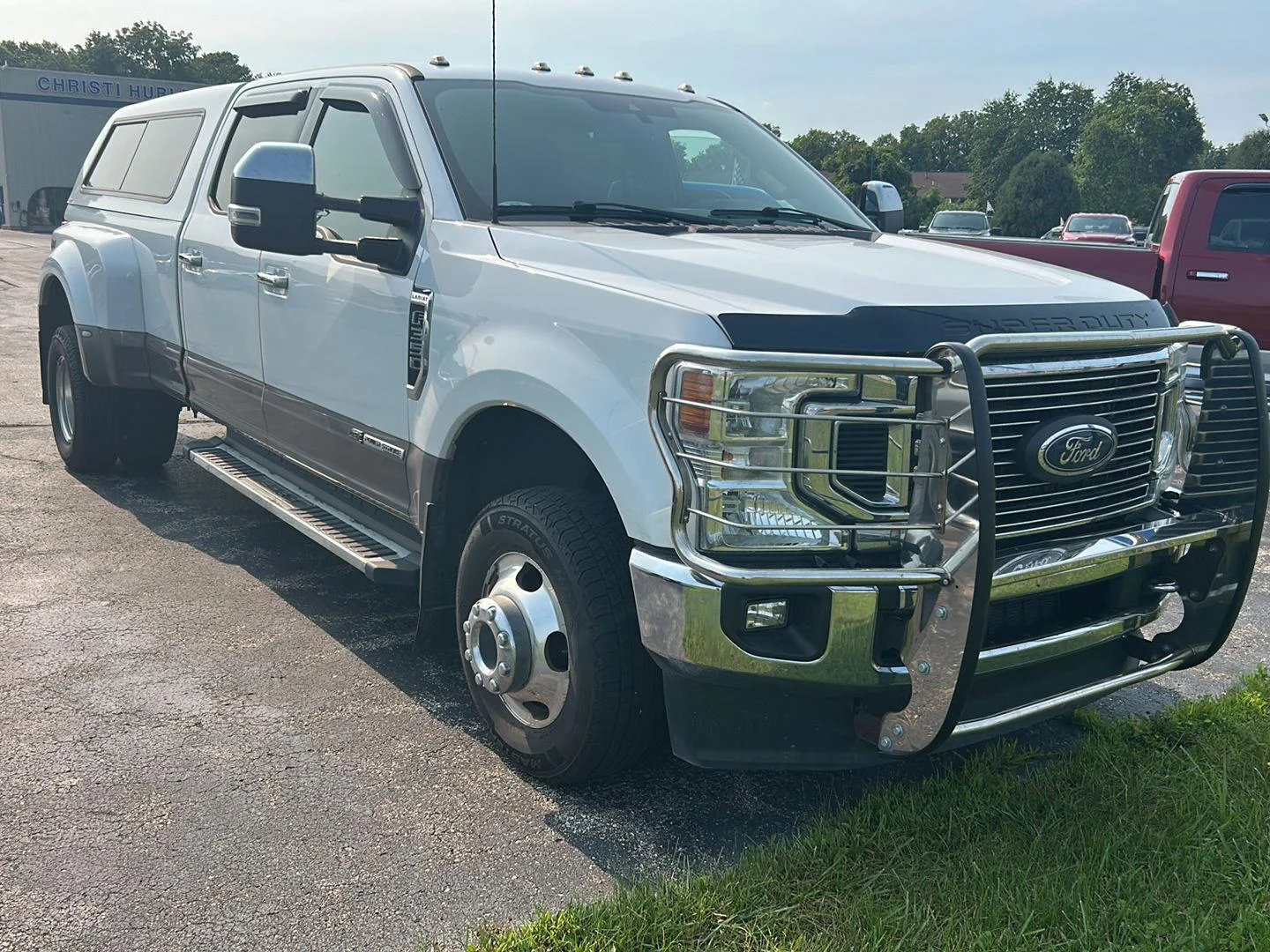 Used 2022 Oxford White Ford Lariat image 4