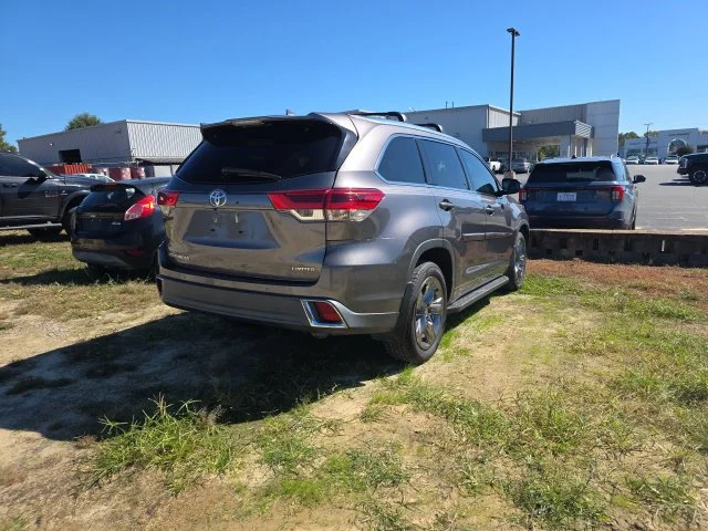 Used 2018 Gray Toyota Limited Platinum image 7