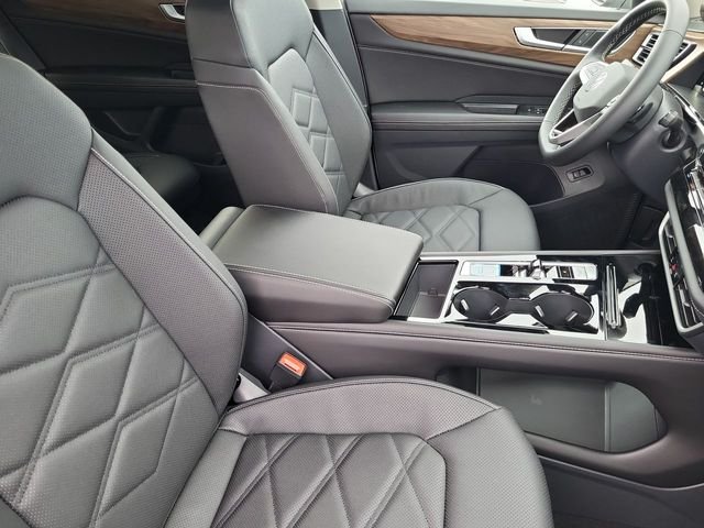 New 2026 White/off-white Volkswagen 2.0T SE w/Technology image 17
