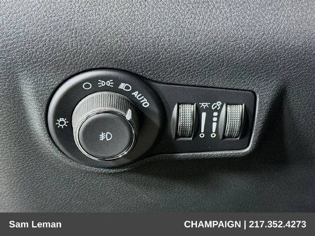 New 2026 Black Jeep Latitude image 10