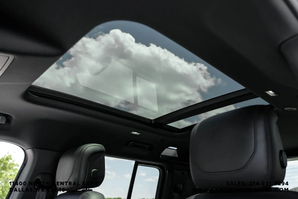 Used 2022 Hakuba Silver Metallic Land Rover XS Edition image 4