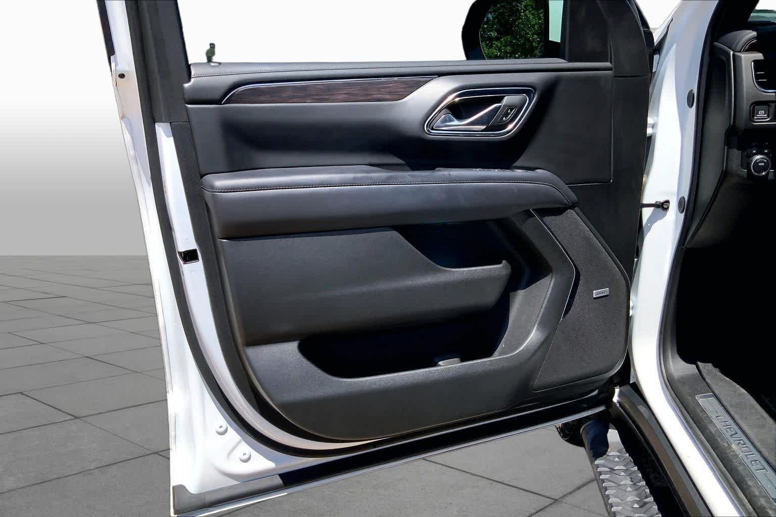 Used 2024 Summit White Chevrolet Z71 image 21