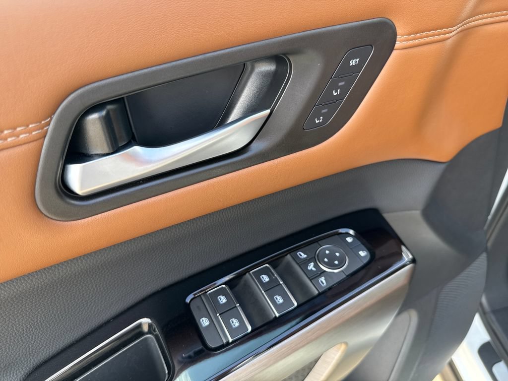 2025 Nissan Pathfinder Platinum - Photo 16