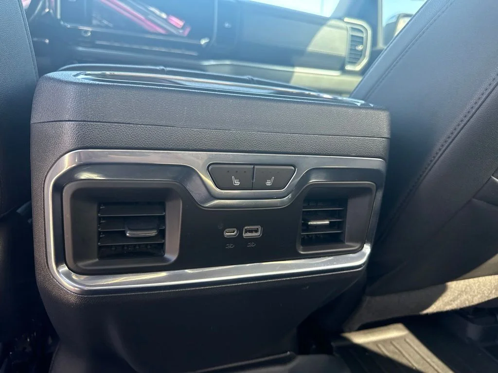 Used 2022 Silver GMC SLT image 9