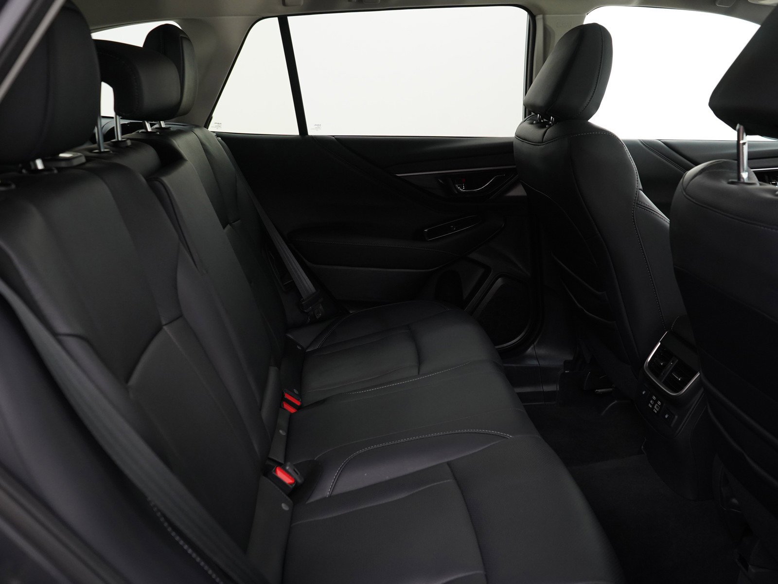 Used 2025 Magnetite Gray Metallic Subaru Touring Xt image 13
