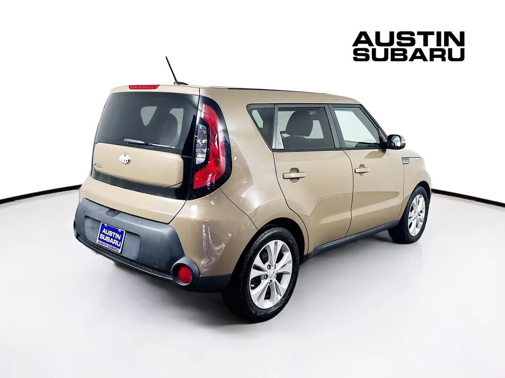 Used 2014 Brown Kia Plus image 7