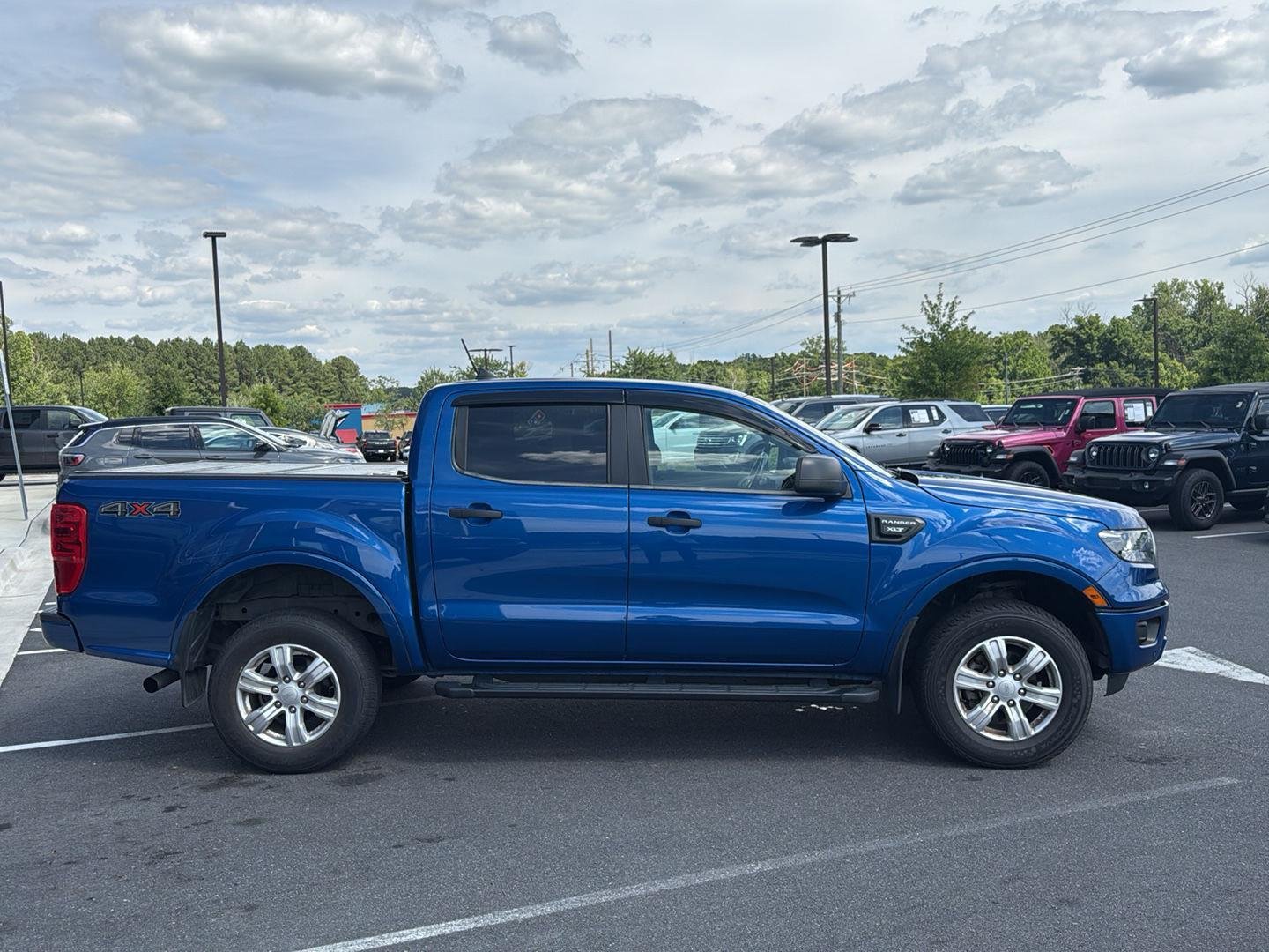Used 2019  FORD  image 4