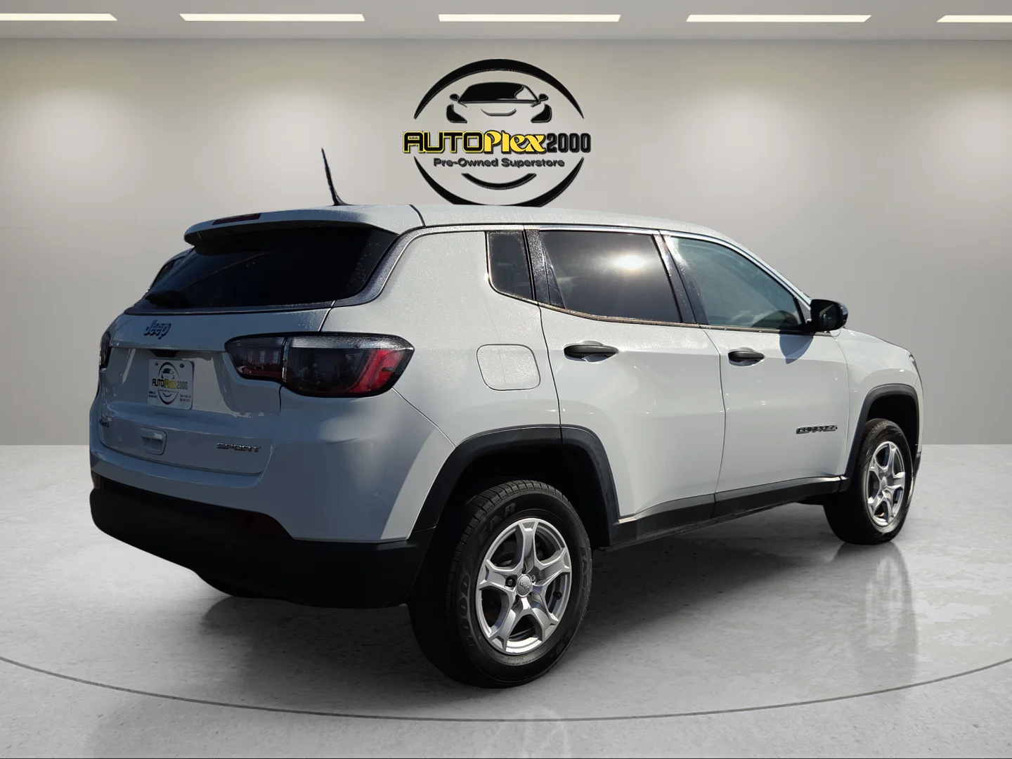Used 2022 White Jeep Sport image 7