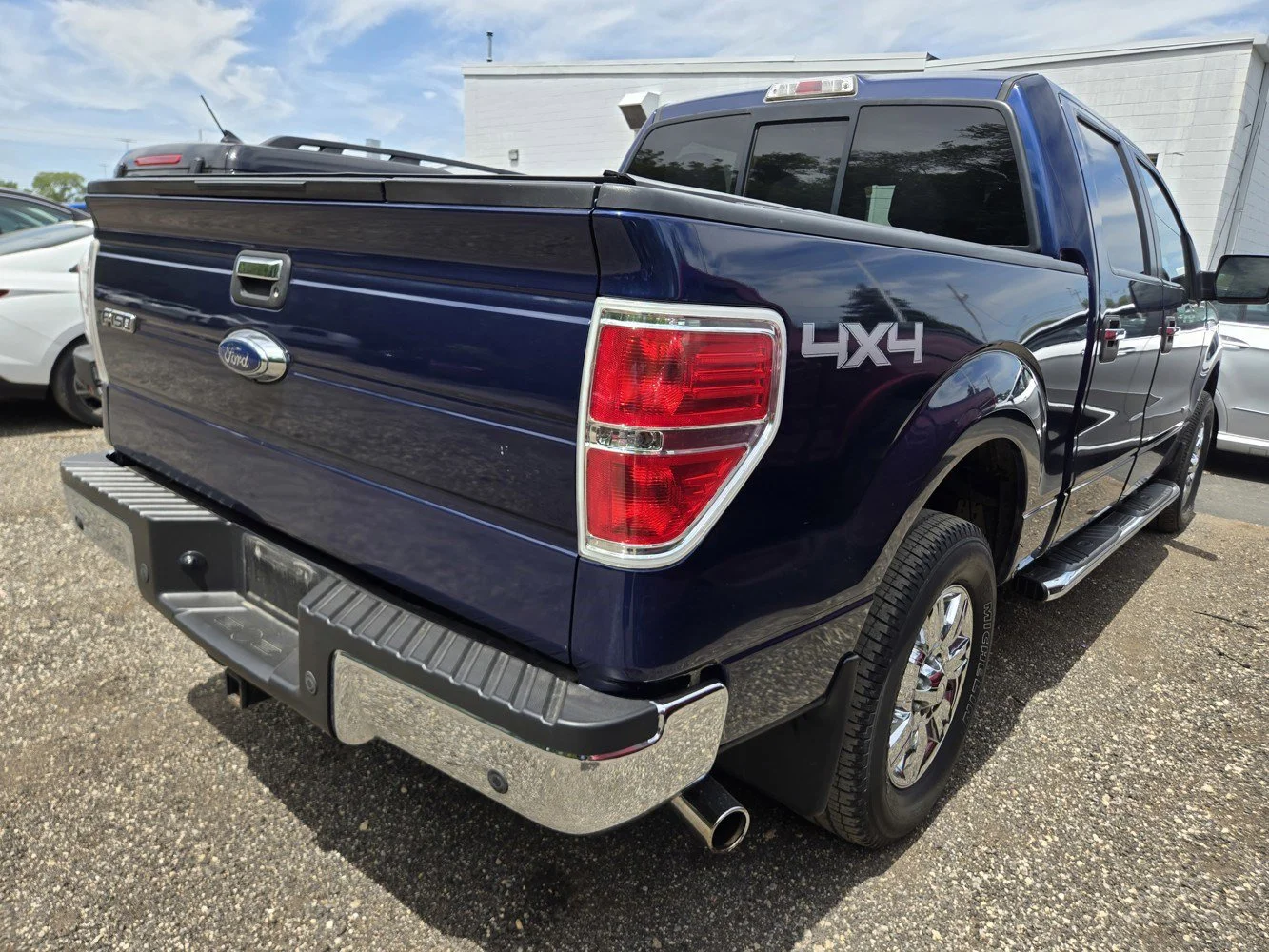 Used 2012 Blue Ford  image 4