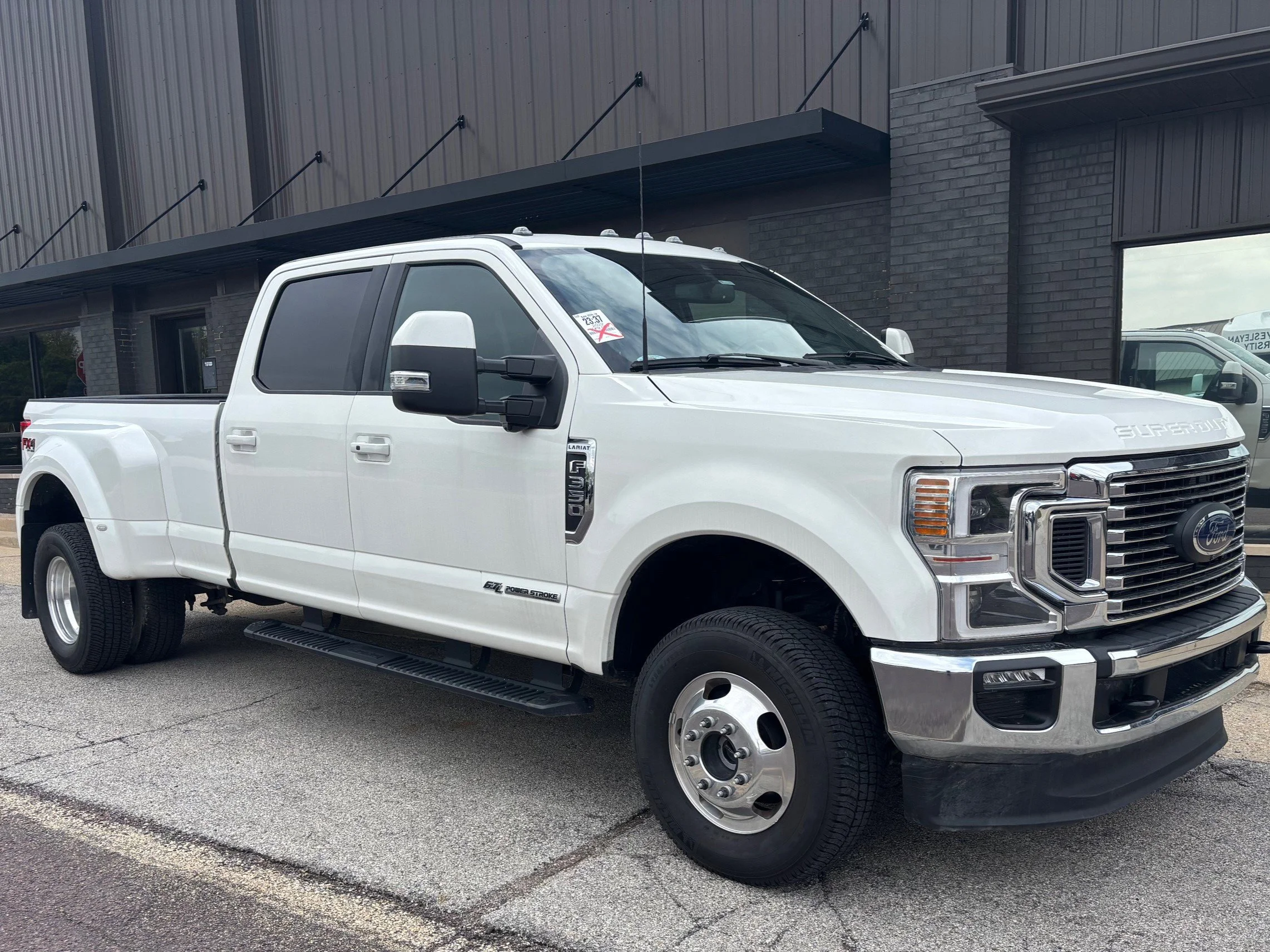 Used 2022 White Metallic Ford Lariat image 3