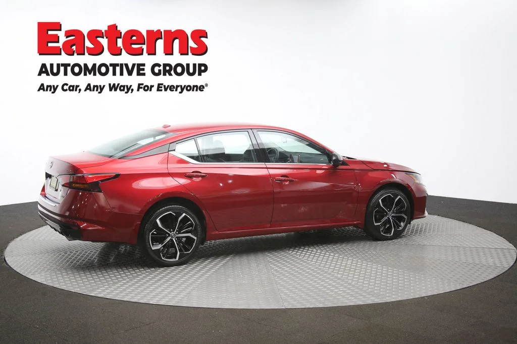 Used 2023 Red Nissan 2.5 SR image 41
