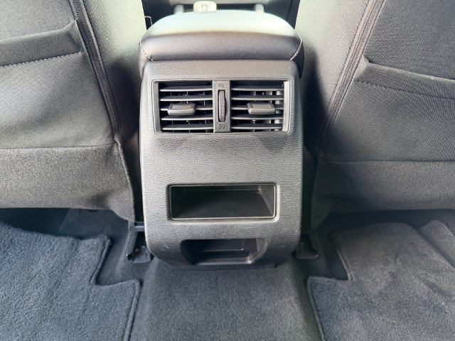 Used 2022  Mitsubishi ES image 19