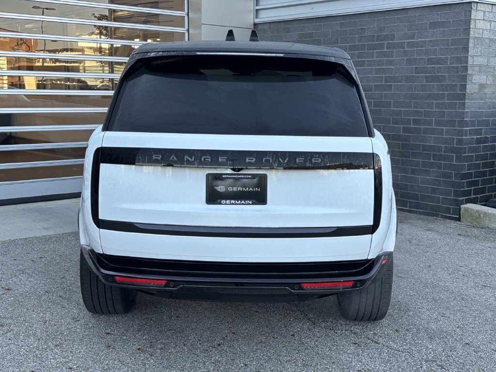 New 2027 Fuji White LAND ROVER  image 5