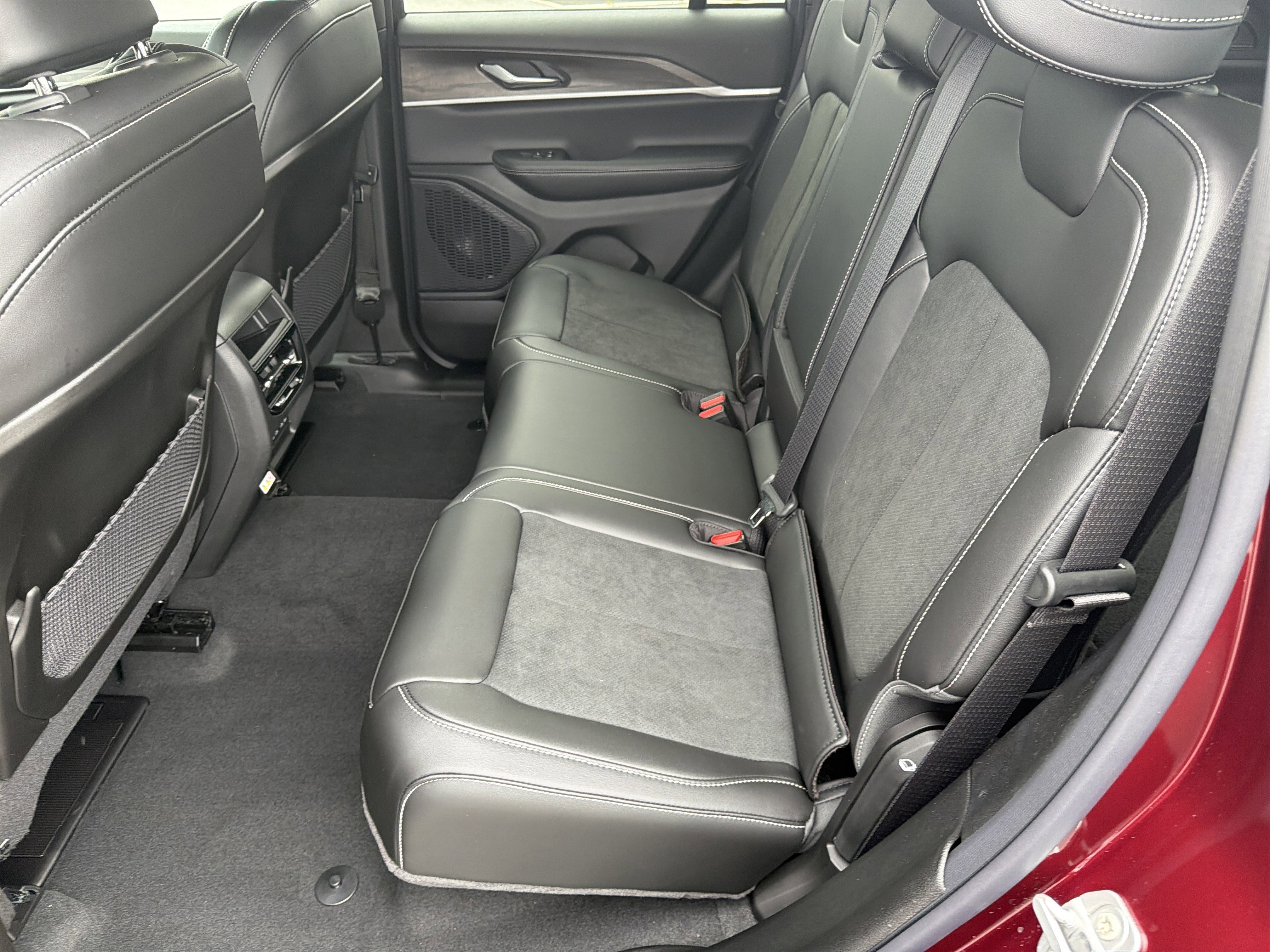 New 2026 Velvet Red Pearlcoat Jeep Laredo Altitude image 26