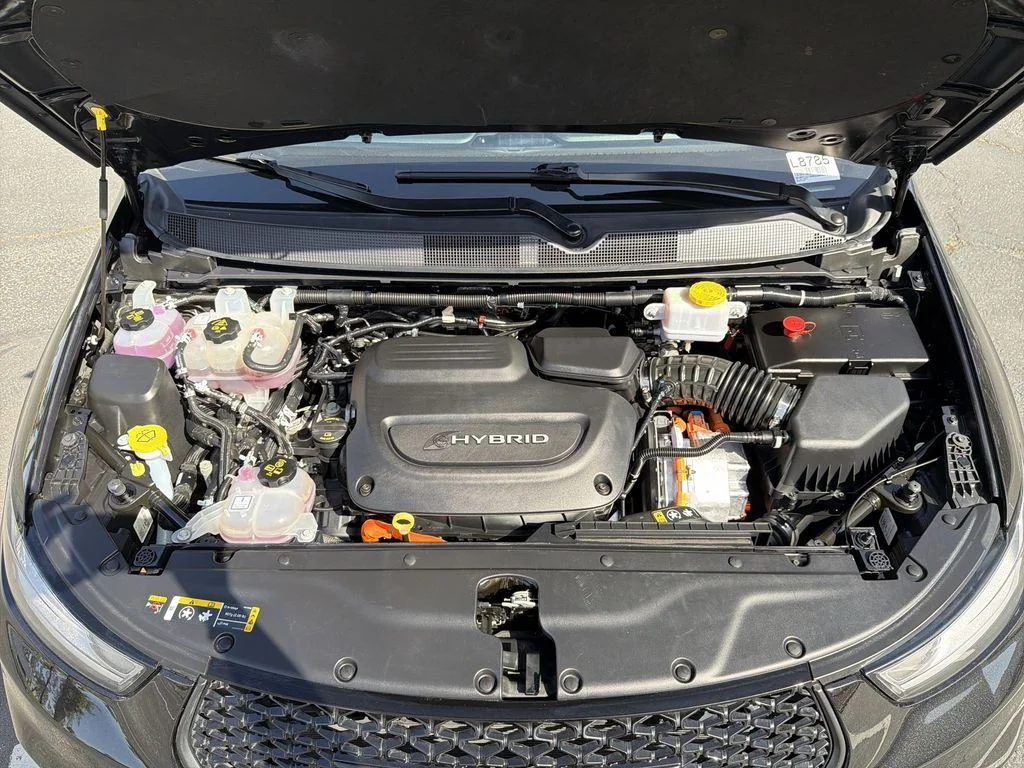 Used 2022 Black Chrysler Limited image 18